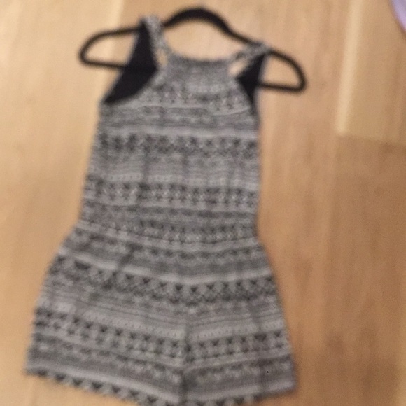 Patterned romper - Picture 3 of 4